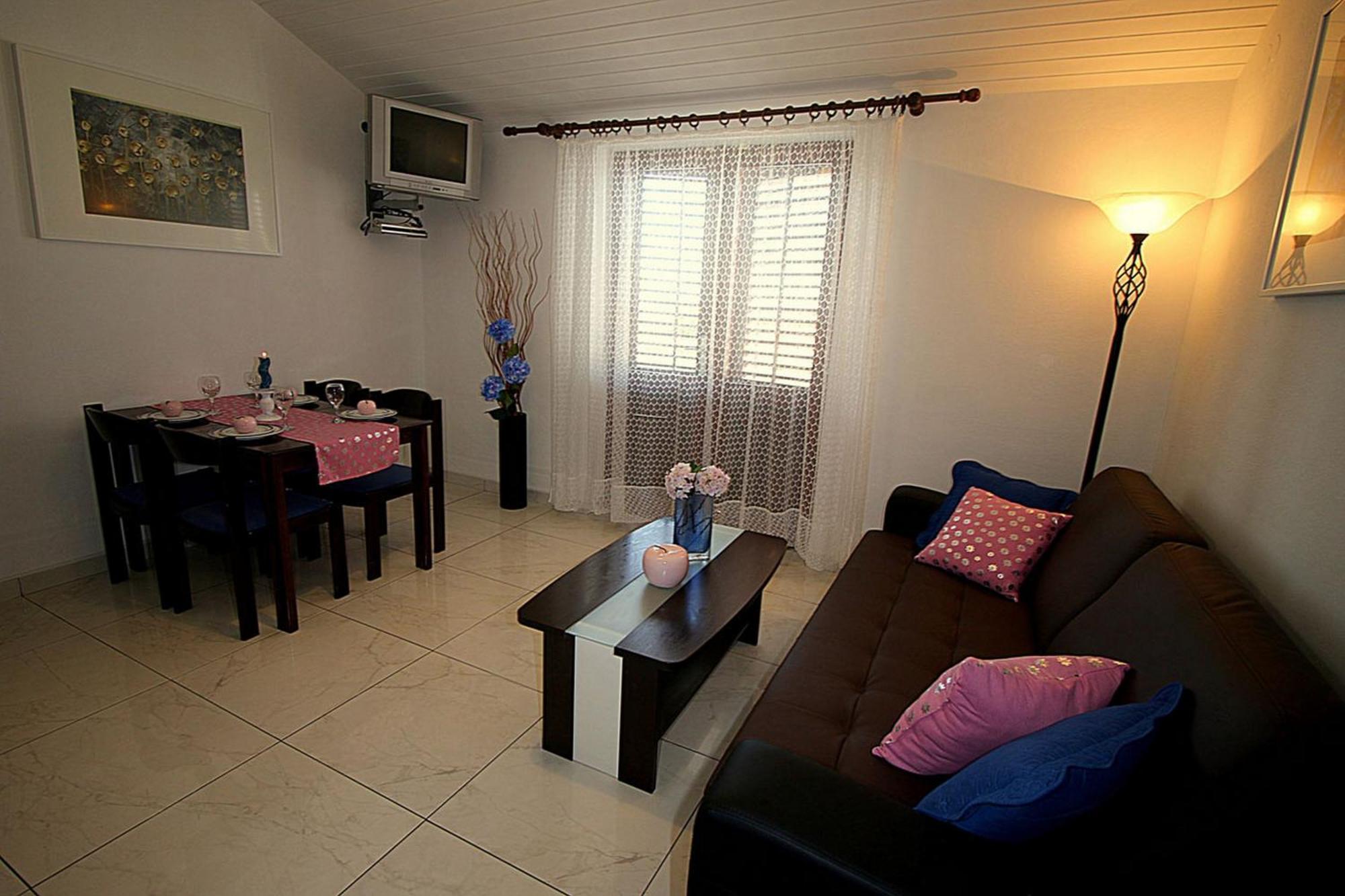 Villa Renipol Adults Only Sutivan Pokoj fotografie